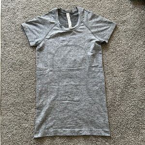 Lululemon Short Sleeve Swifty Tech 2.0 Size 4